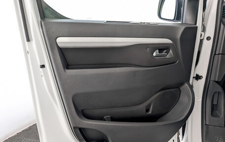 Peugeot Traveller I, 2021 год, 2 545 000 рублей, 20 фотография