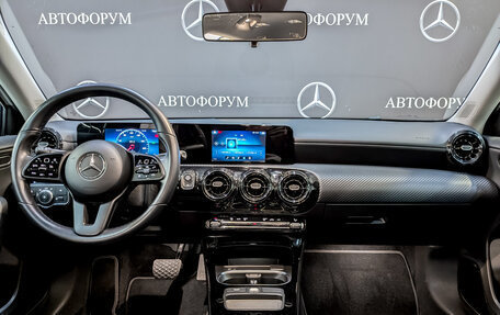 Mercedes-Benz A-Класс, 2019 год, 2 420 000 рублей, 14 фотография
