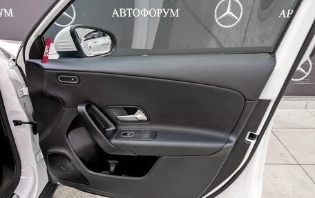 Mercedes-Benz A-Класс, 2019 год, 2 420 000 рублей, 23 фотография