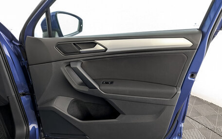 Volkswagen Tiguan II, 2021 год, 3 100 000 рублей, 24 фотография