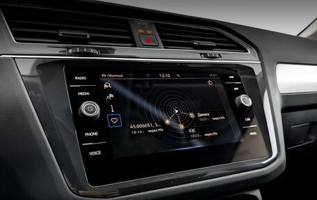 Volkswagen Tiguan II, 2021 год, 3 100 000 рублей, 25 фотография