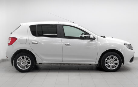 Renault Sandero II рестайлинг, 2017 год, 900 000 рублей, 4 фотография
