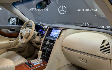 Infiniti QX70, 2016 год, 2 850 000 рублей, 11 фотография
