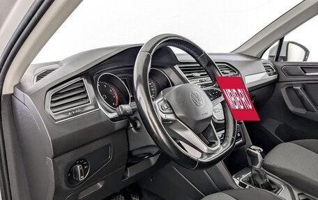 Volkswagen Tiguan II, 2021 год, 1 600 000 рублей, 16 фотография