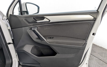 Volkswagen Tiguan II, 2021 год, 1 600 000 рублей, 24 фотография