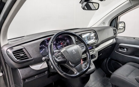 Peugeot Traveller I, 2018 год, 2 700 000 рублей, 17 фотография