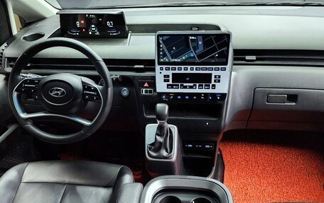 Hyundai Staria, 2022 год, 4 091 073 рублей, 2 фотография
