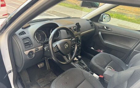 Skoda Yeti I рестайлинг, 2015 год, 1 199 999 рублей, 4 фотография
