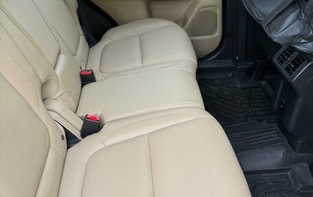 Mitsubishi Outlander III рестайлинг 3, 2020 год, 2 700 000 рублей, 11 фотография
