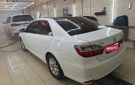 Toyota Camry, 2015 год, 1 850 000 рублей, 3 фотография