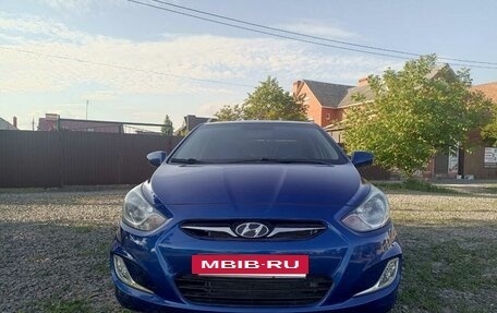 Hyundai Solaris II рестайлинг, 2013 год, 899 999 рублей, 2 фотография
