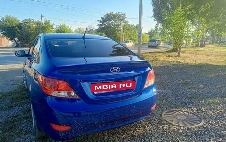 Hyundai Solaris II рестайлинг, 2013 год, 899 999 рублей, 5 фотография