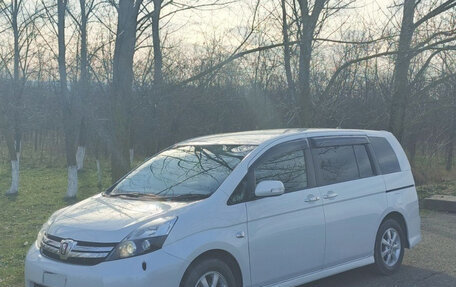 Toyota ISis I, 2014 год, 1 200 000 рублей, 2 фотография