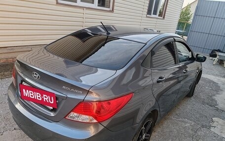 Hyundai Solaris II рестайлинг, 2013 год, 800 000 рублей, 3 фотография