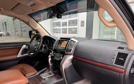 Toyota Land Cruiser 200, 2015 год, 4 850 000 рублей, 29 фотография