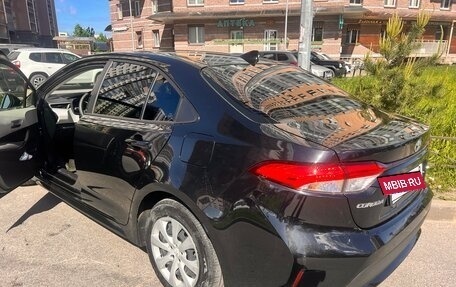 Toyota Corolla, 2022 год, 2 350 000 рублей, 3 фотография