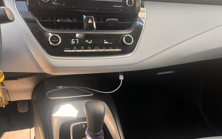 Toyota Corolla, 2022 год, 2 350 000 рублей, 8 фотография