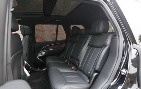 Land Rover Range Rover IV рестайлинг, 2025 год, 40 500 000 рублей, 4 фотография