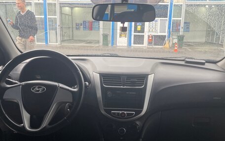 Hyundai Solaris II рестайлинг, 2013 год, 520 000 рублей, 3 фотография