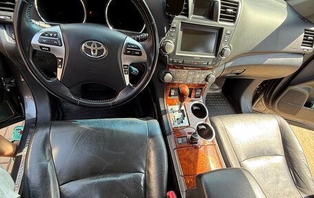 Toyota Highlander III, 2011 год, 2 450 000 рублей, 8 фотография