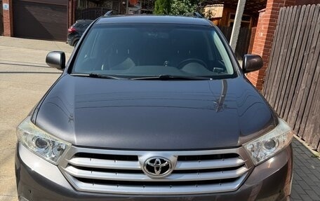 Toyota Highlander III, 2011 год, 2 450 000 рублей, 2 фотография