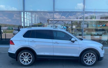 Volkswagen Tiguan II, 2018 год, 2 089 000 рублей, 3 фотография