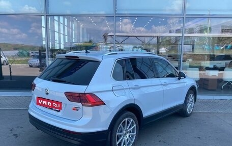 Volkswagen Tiguan II, 2018 год, 2 089 000 рублей, 4 фотография