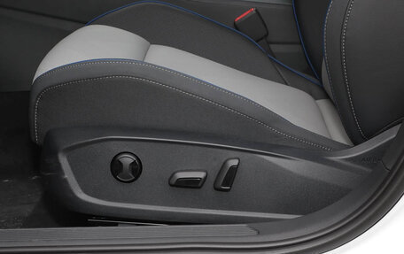 Volkswagen Golf VIII, 2024 год, 3 250 000 рублей, 18 фотография
