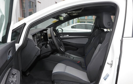 Volkswagen Golf VIII, 2024 год, 3 250 000 рублей, 14 фотография