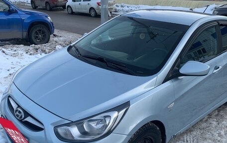 Hyundai Solaris II рестайлинг, 2012 год, 600 000 рублей, 1 фотография
