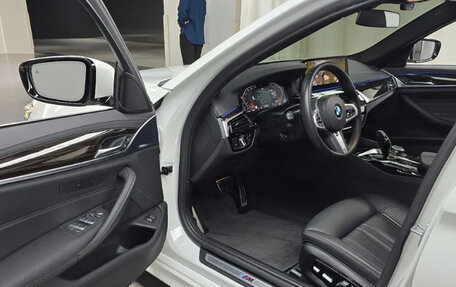 BMW 5 серия, 2022 год, 3 499 000 рублей, 10 фотография
