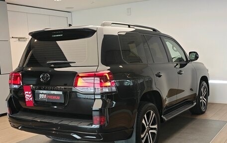 Toyota Land Cruiser 200, 2018 год, 5 890 000 рублей, 4 фотография