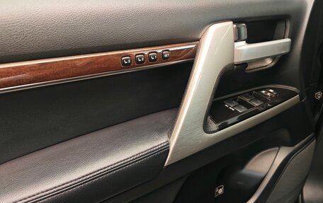 Toyota Land Cruiser 200, 2018 год, 5 890 000 рублей, 12 фотография