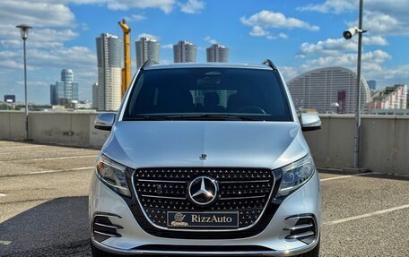 Mercedes-Benz V-Класс, 2024 год, 11 870 000 рублей, 2 фотография