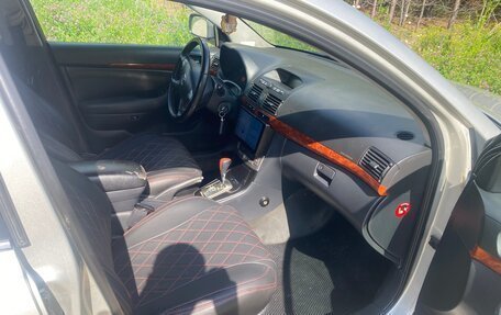 Toyota Avensis III рестайлинг, 2004 год, 620 000 рублей, 8 фотография
