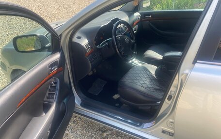 Toyota Avensis III рестайлинг, 2004 год, 620 000 рублей, 6 фотография