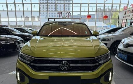 Volkswagen T-Roc I, 2023 год, 2 150 000 рублей, 4 фотография