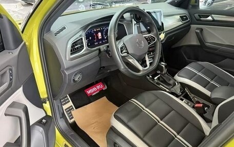 Volkswagen T-Roc I, 2023 год, 2 150 000 рублей, 6 фотография