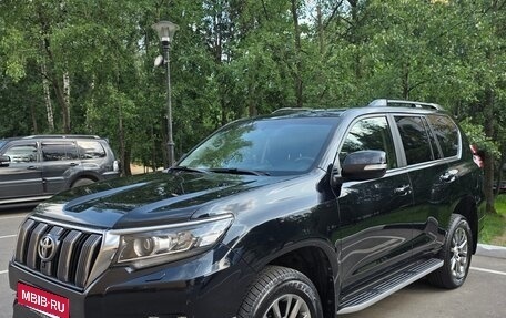 Toyota Land Cruiser Prado 150 рестайлинг 2, 2017 год, 5 250 000 рублей, 3 фотография