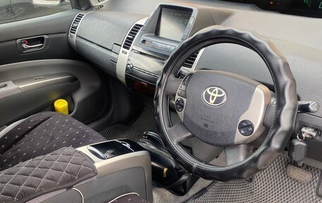Toyota Prius, 2009 год, 670 000 рублей, 2 фотография