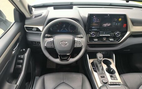 Toyota Highlander, 2025 год, 5 490 000 рублей, 17 фотография
