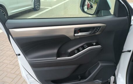 Toyota Highlander, 2025 год, 5 490 000 рублей, 37 фотография
