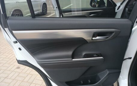 Toyota Highlander, 2025 год, 5 490 000 рублей, 40 фотография