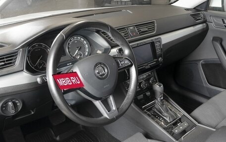 Skoda Superb III рестайлинг, 2017 год, 2 049 658 рублей, 3 фотография