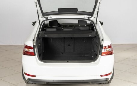 Skoda Superb III рестайлинг, 2017 год, 2 049 658 рублей, 10 фотография
