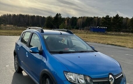 Renault Sandero II рестайлинг, 2016 год, 900 000 рублей, 1 фотография