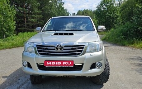 Toyota Hilux VII, 2014 год, 2 700 000 рублей, 1 фотография