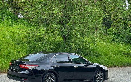 Toyota Camry, 2020 год, 3 180 000 рублей, 7 фотография