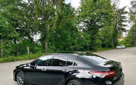 Toyota Camry, 2020 год, 3 180 000 рублей, 10 фотография