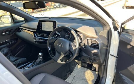 Toyota C-HR I рестайлинг, 2020 год, 2 500 000 рублей, 3 фотография